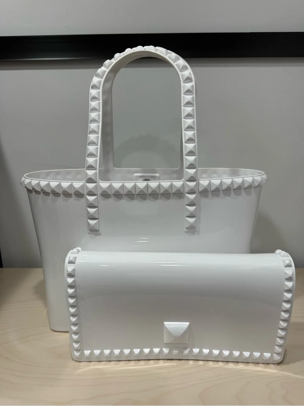 Carmen Sol Seba Mid Tote Jumbo Pyramid & Nora clutch